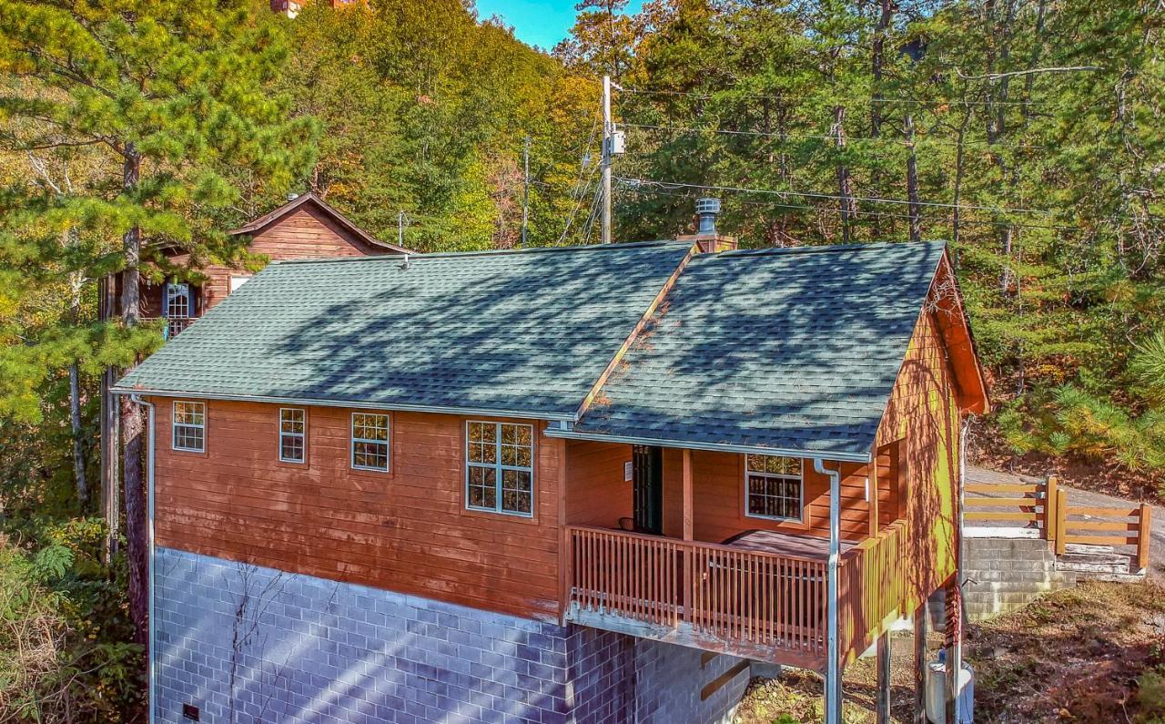 Ladybug Resort Romantic Cabin With Mountain Views, Game Room, Close To Dollywood Sevierville Exterior foto